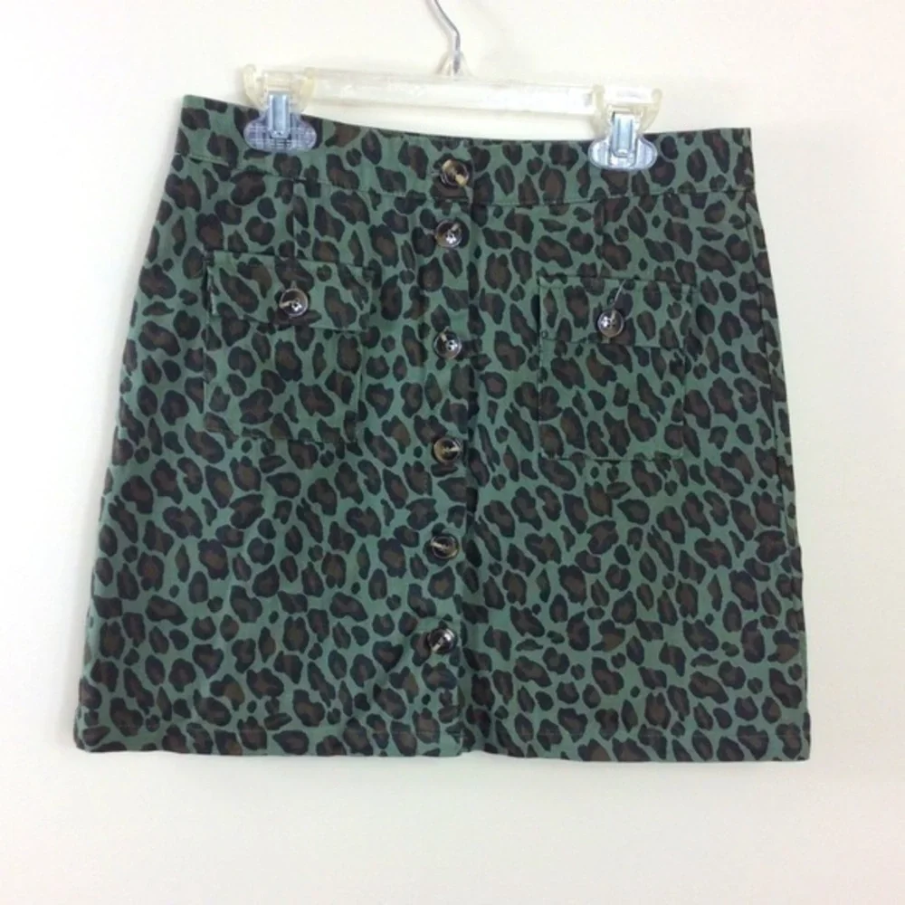 🎈3/$20!  NWOT Umgee green leopard print camo skirt. Small. 100% cotton